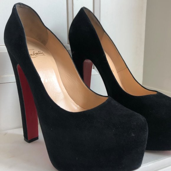 Christian Louboutin Shoes - Christian Louboutin Daffodile Shoe
